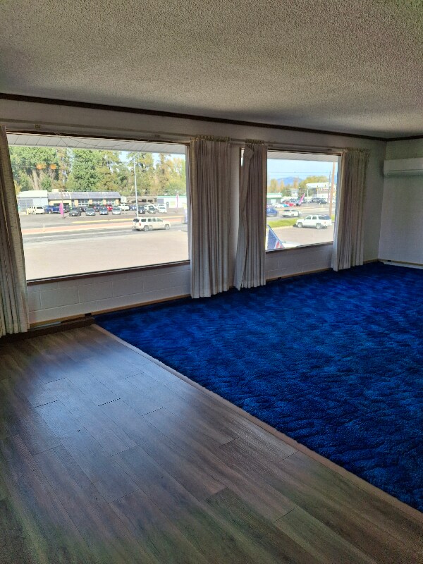 Foto del edificio - 1282 U.S. Hwy 2 E