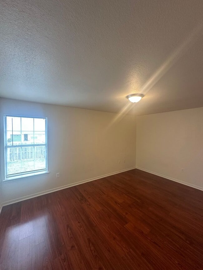 Foto del edificio - 3204 Baldwin Loop