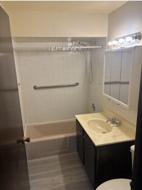 Foto del edificio - 1900 Broadway St