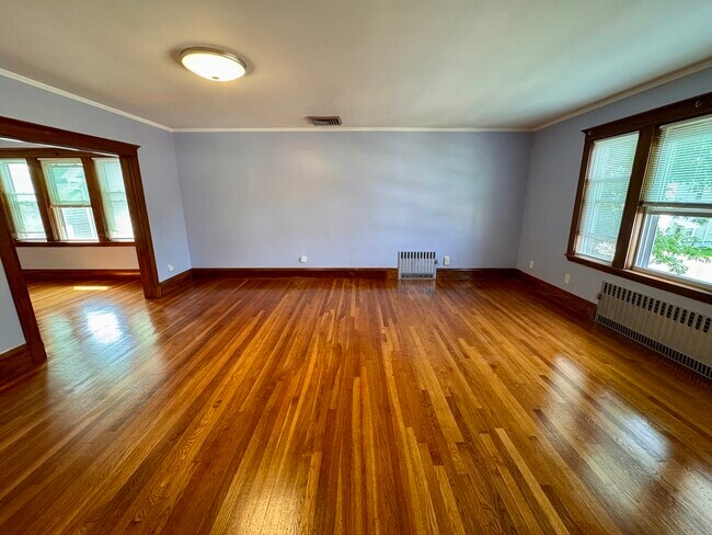 Building Photo - 253 E Squantum St