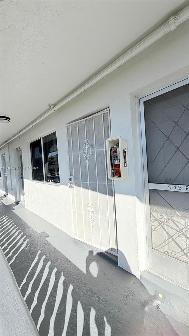 Building Photo - 20337 NE 2nd Ave