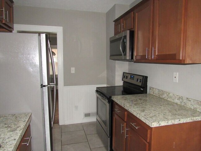 Building Photo - 3578 Ingleside Rd