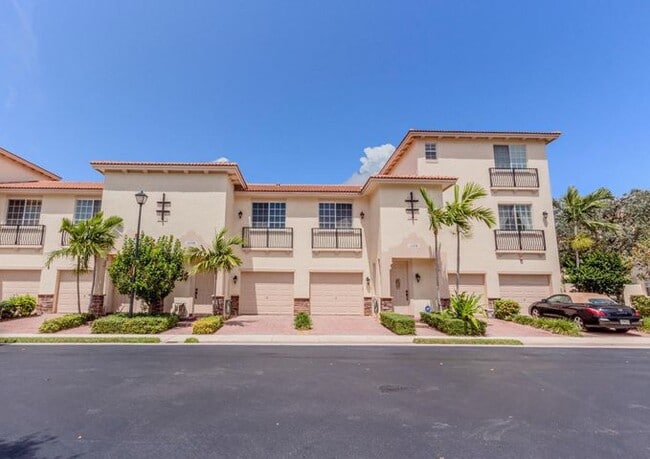 Building Photo - 1020 E Longport Cir