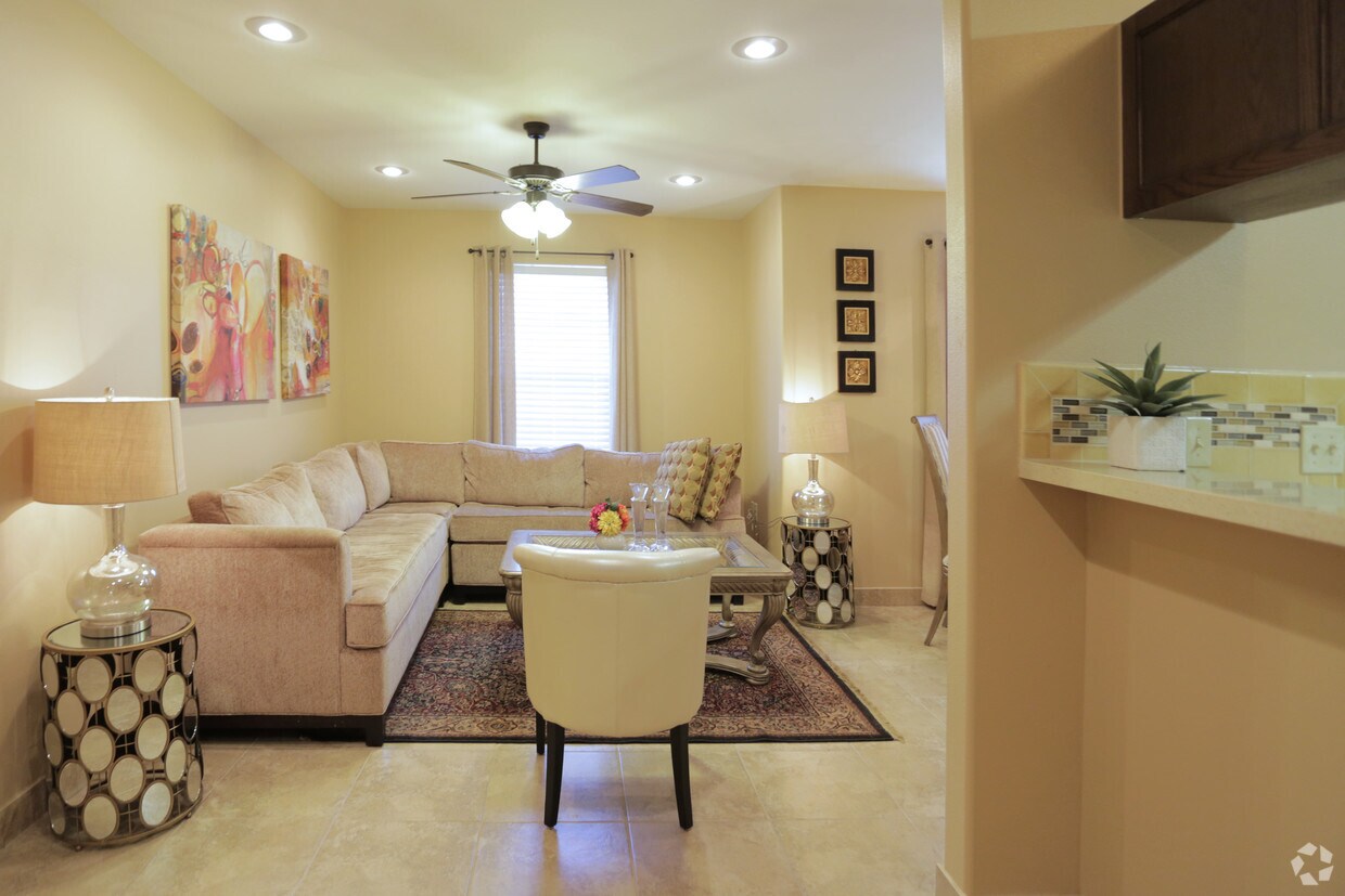 Las Flores Apartments Laredo, TX