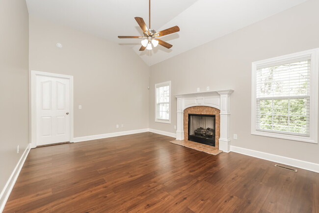 Foto del edificio - 530 Bethany Cir