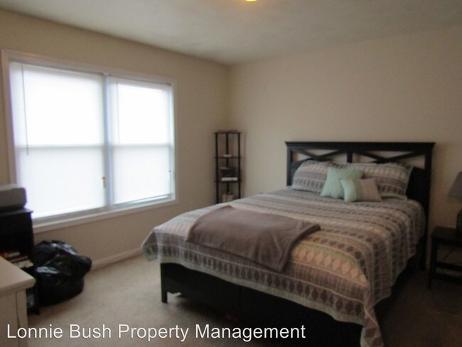 Foto del edificio - 9527 3rd Bay St