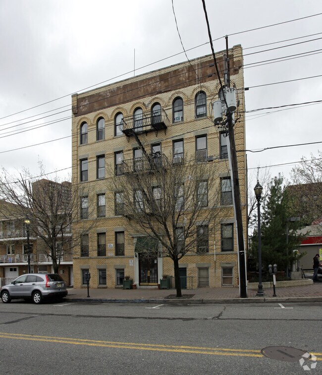 155 60th ¡St - 155 60th St