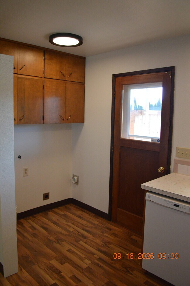 Foto del edificio - 665 SW Tichenor St