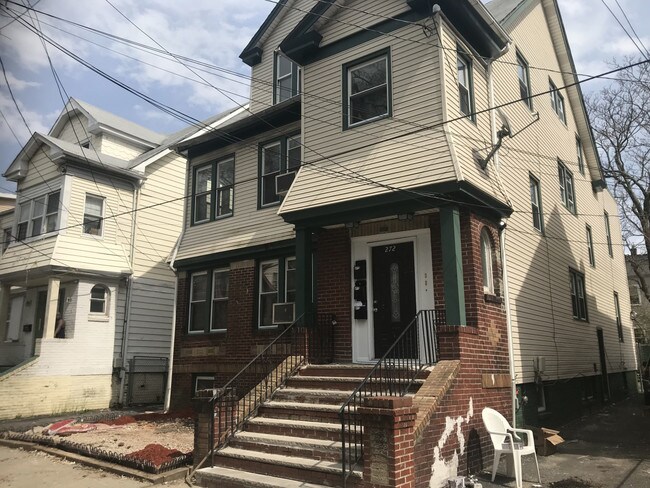 Building Photo - 272-274 Wainwright St, Newark