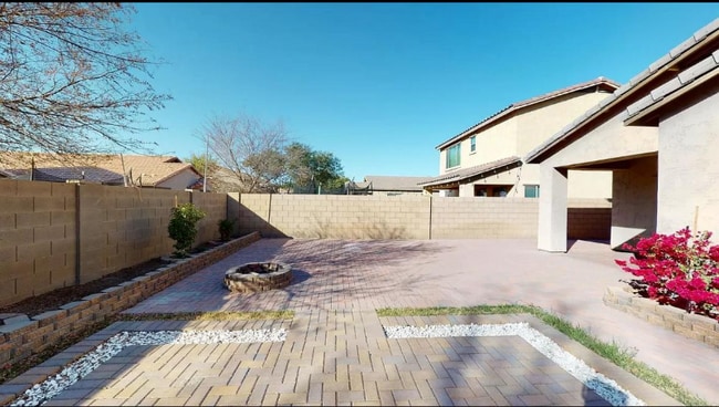 Building Photo - 10419 W Hughes Dr