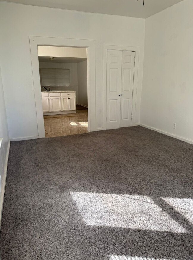 Foto del edificio - 1025 Lake Charles Ave