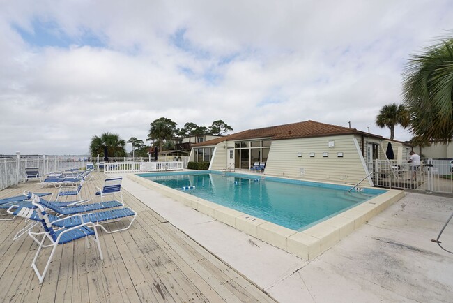 Building Photo - Waterfront Living at Fountainhead – 1 Bedr...