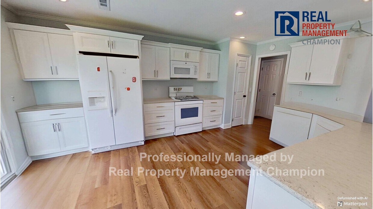 Primary Photo - 4 BD/2.5 BA off Middle Sound Loop on seclu...