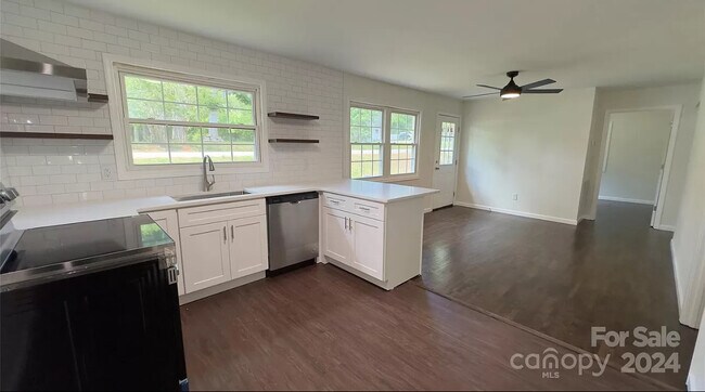 Building Photo - 8952 Whitley Rd