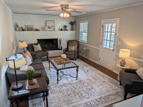 Building Photo - 986 Campbellton Dr