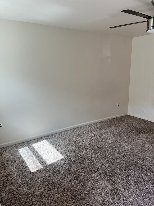 21 W 5th St Unit 1st floor, Bridgeport, PA 19405 Room for Rent in