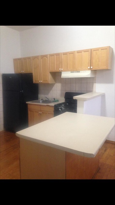 Foto principal - 4810 W Barry Ave