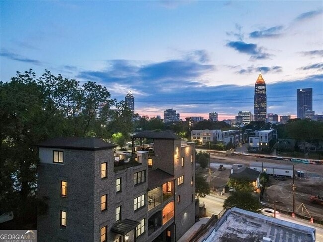 Building Photo - 631 Boulevard NE