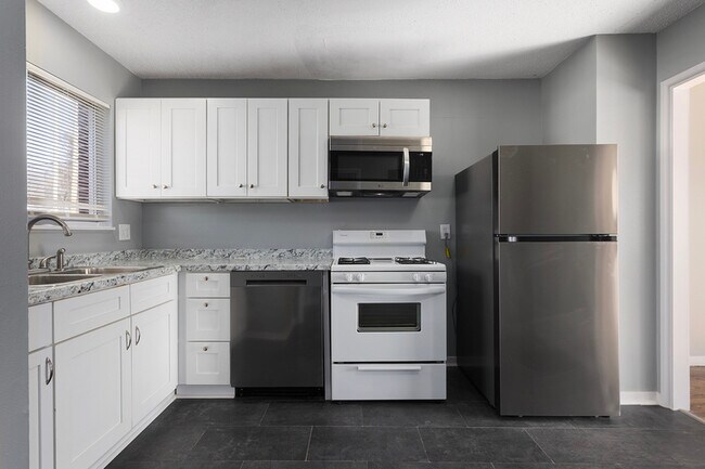 Foto del edificio - 403 W 87 Pl