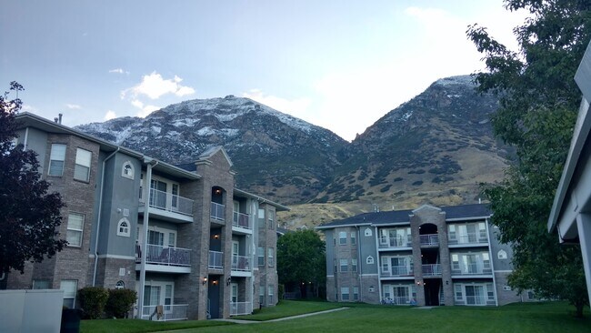 Foto del edificio - 392 N Seven Peaks Blvd