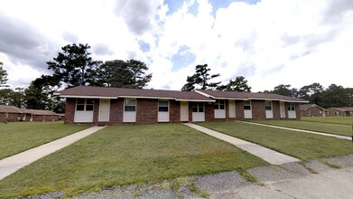 Building Photo - 245 Crabapple Cir