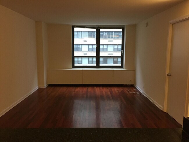 Building Photo - 222 E Pearson St