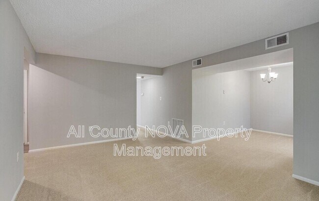 Foto del edificio - 12215 Stevenson Ct