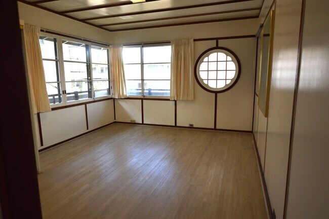 Building Photo - L769ach (REOM)