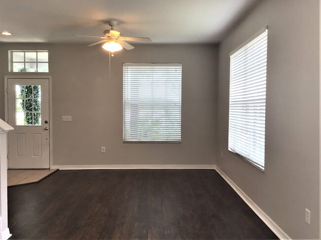 Building Photo - 9103 Crystal Commons Way