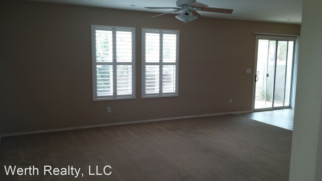 Building Photo - 8478 N Placita De La Manzana