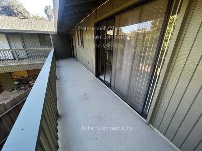 Foto del edificio - Very Spacious and Simply Gorgeous 2 Bedroo...