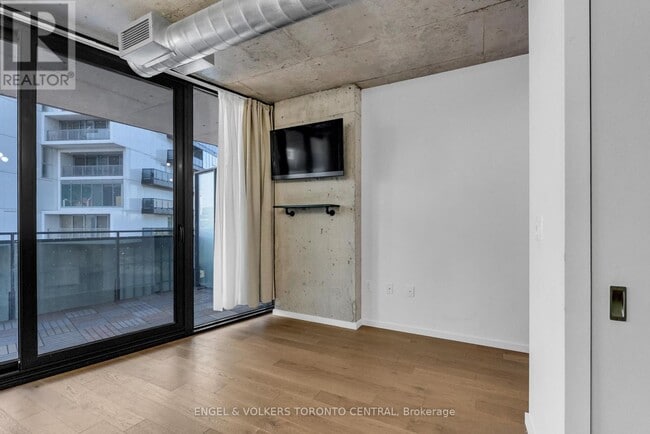 Building Photo - 21 Lawren Harris Square