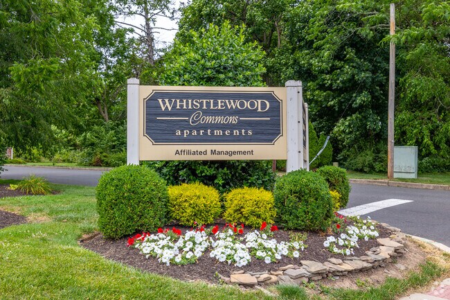 Letrero de Whistlewood - Whistlewood Commons
