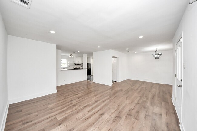 Foto del edificio - 7722 Elm St