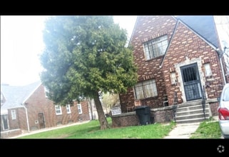 Building Photo - 9248 Sorrento Ave