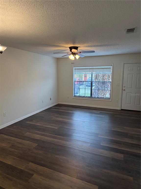 Foto del edificio - 3315 Amberwood Way