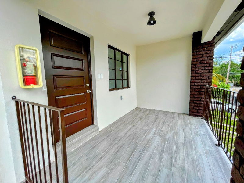 Foto principal - 455 NE 62nd St
