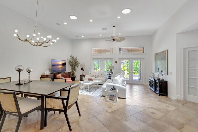 Building Photo - 6403 Via Rosa