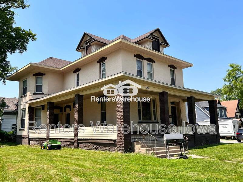 Primary Photo - 1326 E 9th St