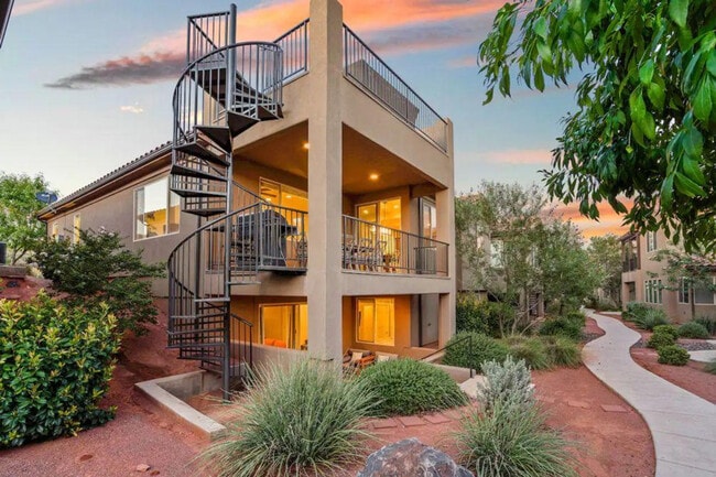 Building Photo - 3800 Paradise Vlg Dr