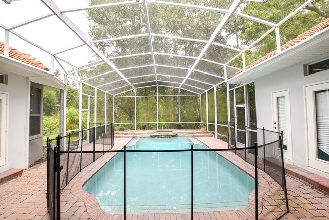 Building Photo - 4 br, 3 bath House - 325 Leslie Lane