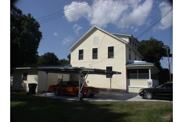 Building Photo - The Bluford House