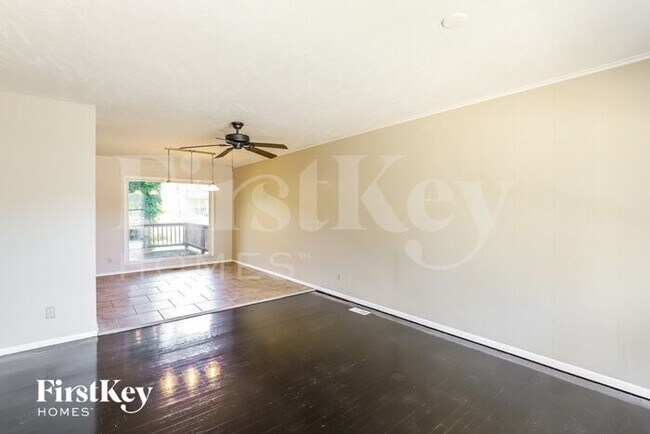 Foto del edificio - 521 Fairlane St