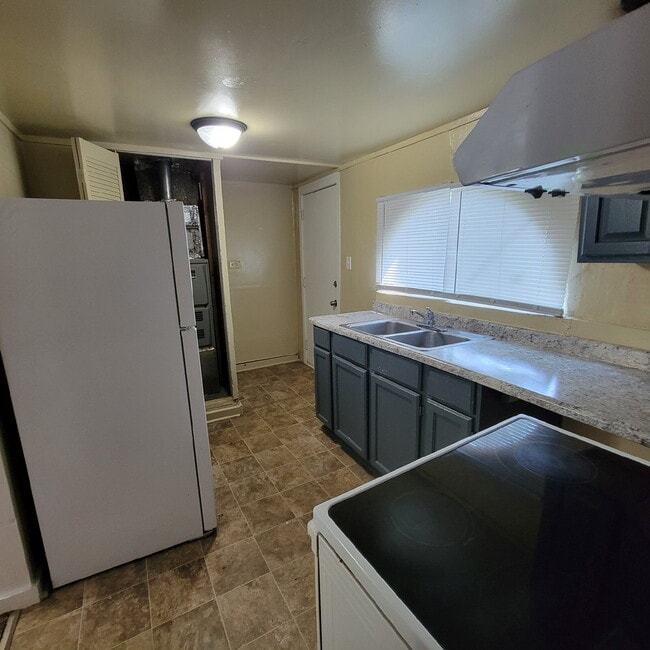 Building Photo - Near Southeast 3BR/2BA Home for Rent!