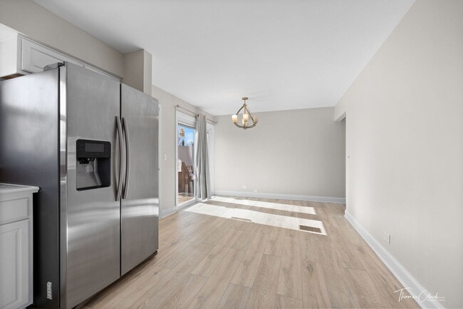 Foto del edificio - 9275 N Woodland Dr