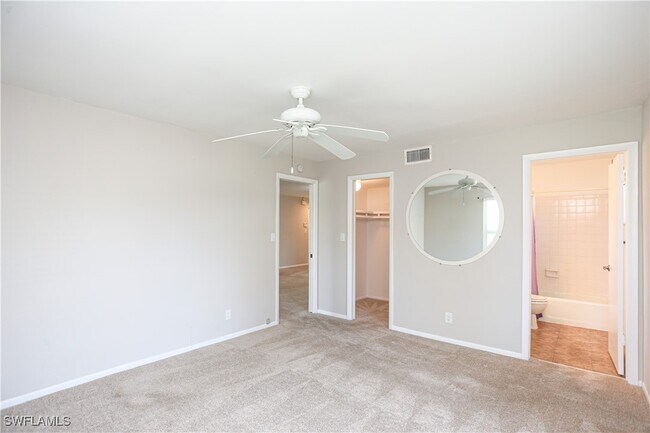 Foto del edificio - 221 Cypress Way E