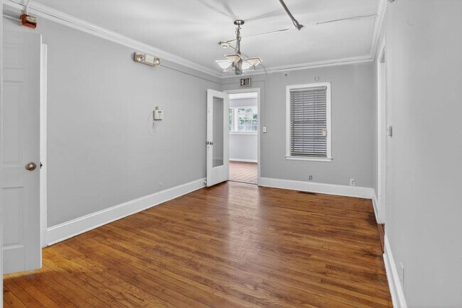 Building Photo - 2728 Winburn Terrace