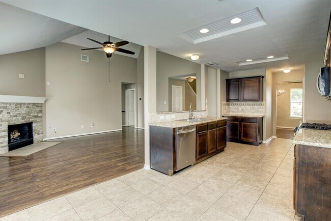 Foto del edificio - 24419 Travis House Ln