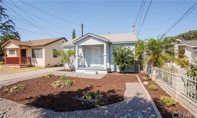 Primary Photo - 455 W Glendon Way