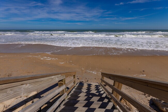 Building Photo - 5747S - Large Oceanfront Deck & Cabana